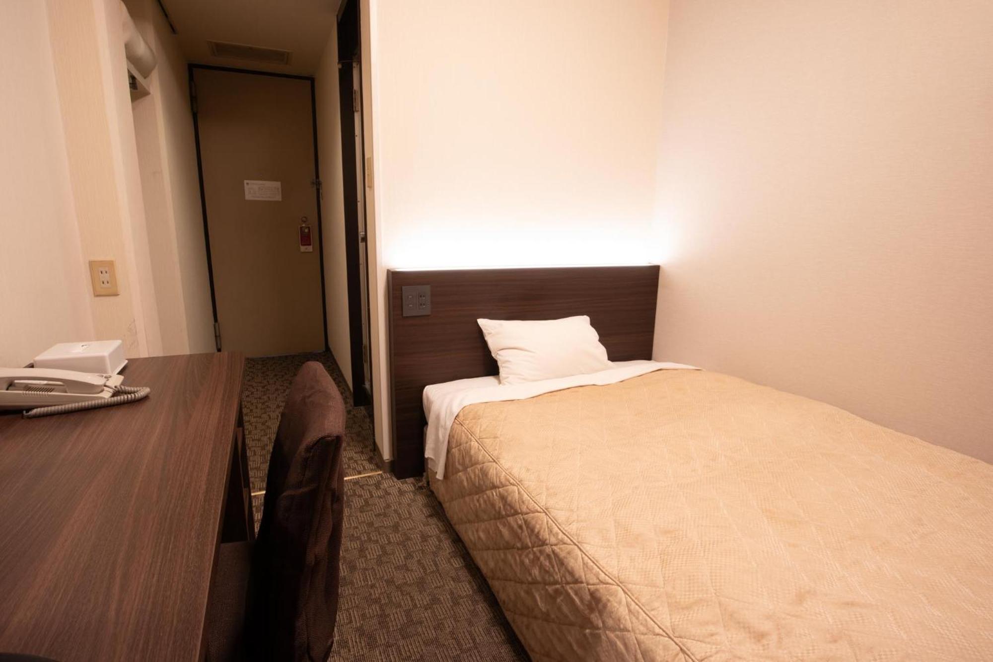 Hotel Aisul Matsuyama Мацуяма Стая снимка