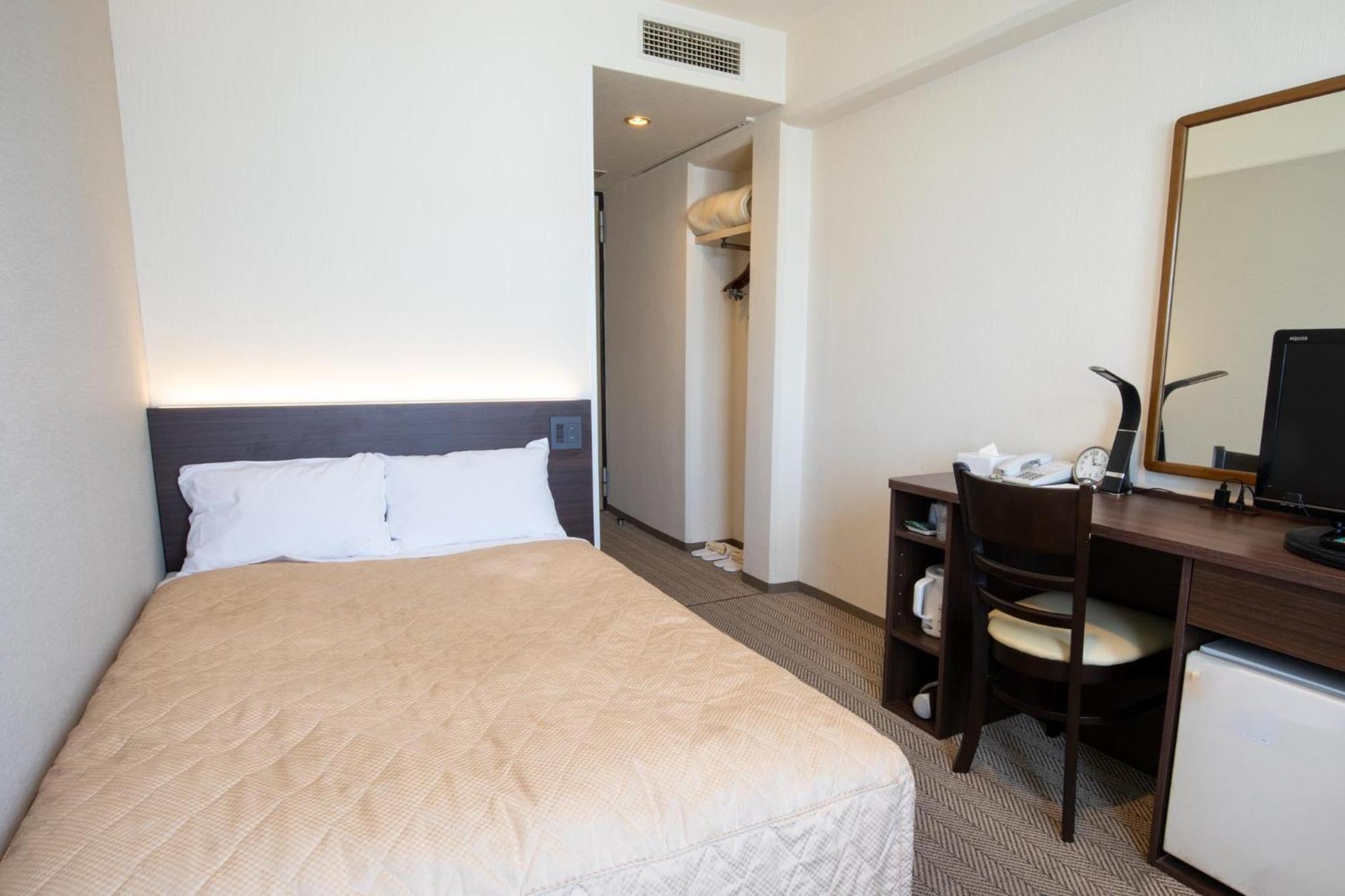 Hotel Aisul Matsuyama Мацуяма Стая снимка